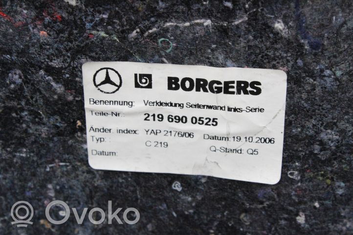 Mercedes-Benz CLS C219 Apatinis, bagažinės šono, apdailos skydas 2196900525