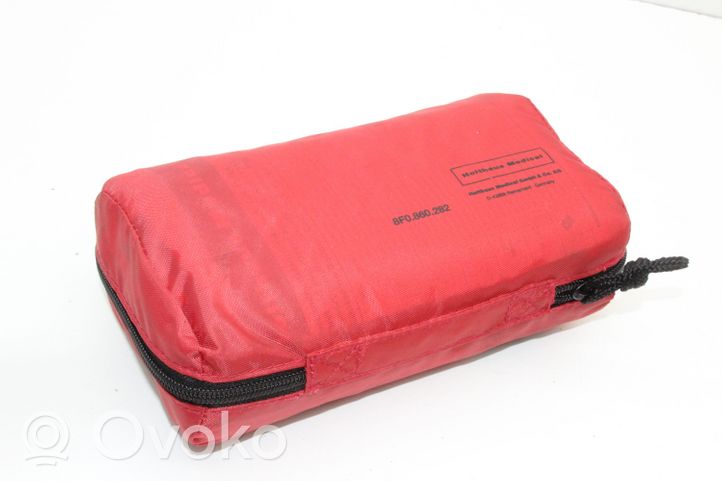 Audi A5 8T 8F Trousse de premiers secours 8F0860282