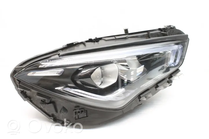 Mercedes-Benz CLA C118 X118 Lampa przednia A1189062800