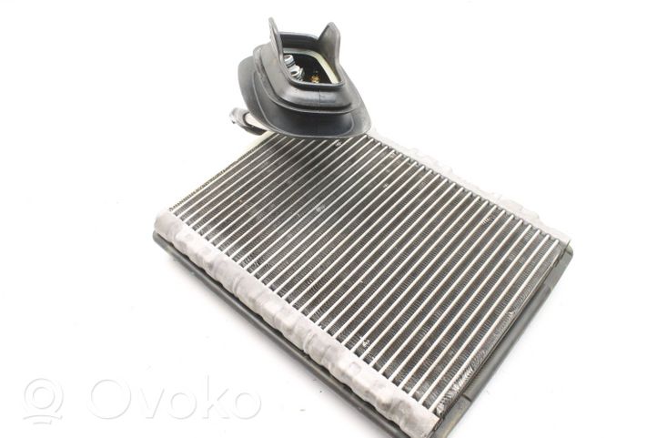 Audi A4 S4 B9 Gaisa kondicioniera radiators (salonā) 