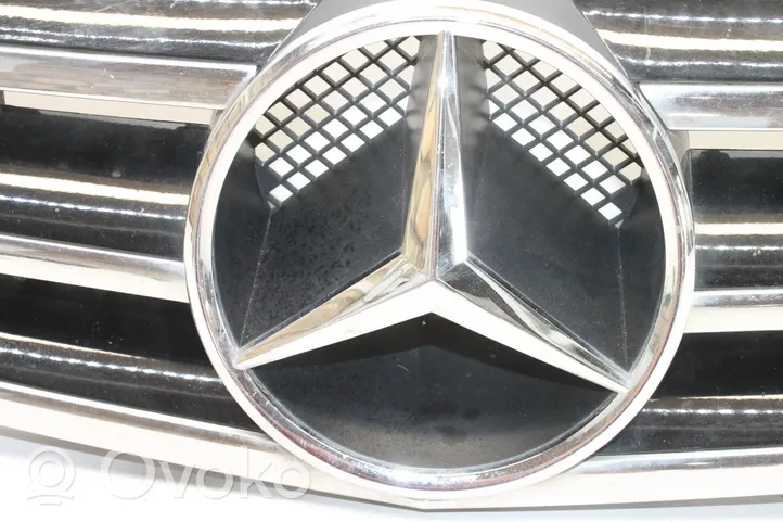 Mercedes-Benz CLK A209 C209 Autres pièces de carrosserie A2098800123