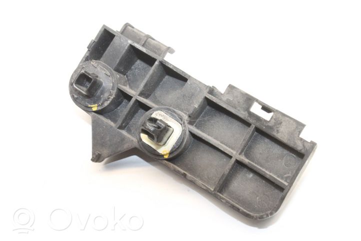 Toyota Auris 150 Puskurin kannattimen kulmakannake 5256302030