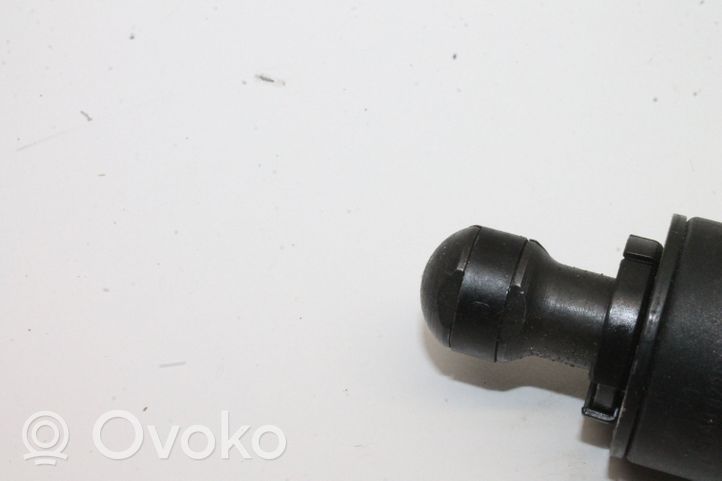 Volkswagen Touareg I Moteur ouverture de coffre 7L6827550N