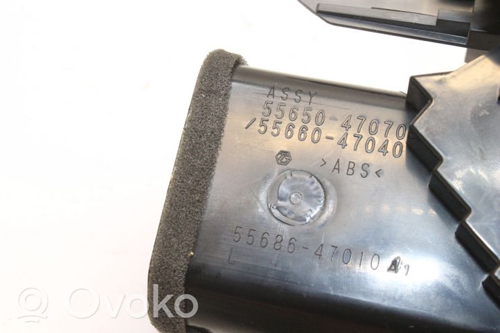 Toyota Prius (XW30) Kojelaudan tuuletussuuttimen suojalista 5566047070