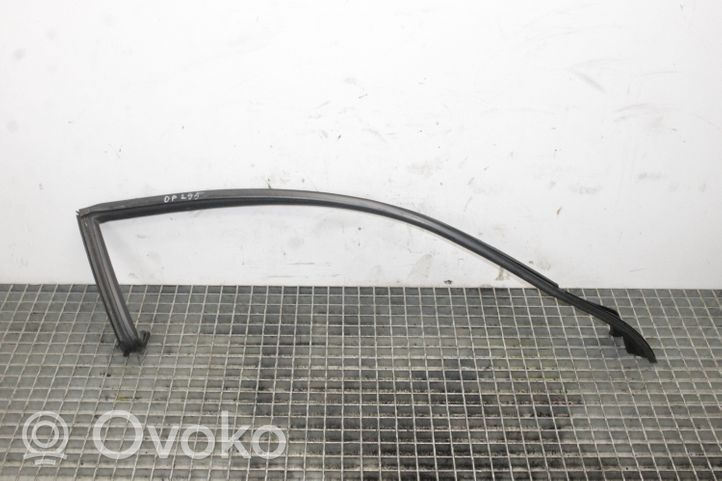 Volkswagen Scirocco Listwa / Uszczelka szyby drzwi przesuwanych 1K8867338