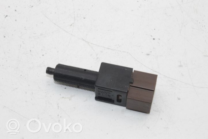 Nissan Qashqai+2 Interruptor sensor del pedal de freno 