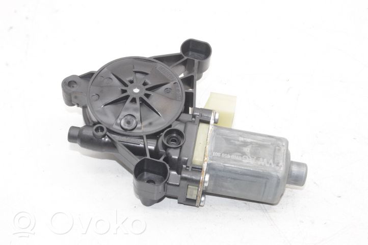 Audi A5 Moteur de lève-vitre de porte avant 8W0959801