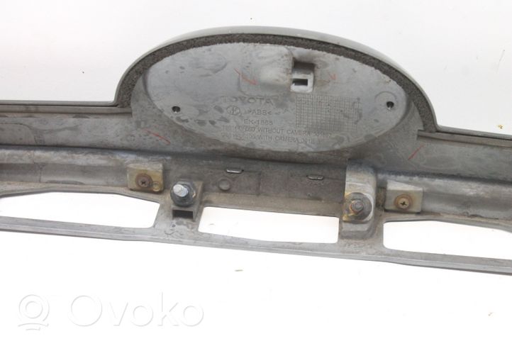 Toyota Verso Rekisterikilven valo 768110F100