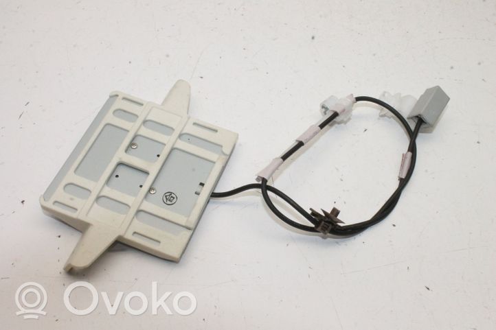 Toyota RAV 4 (XA40) Muut laitteet 8686042051