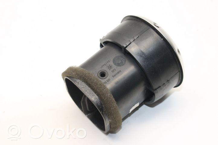 Audi TT Mk1 Kojelaudan tuuletussuuttimen suojalista 8N0820901