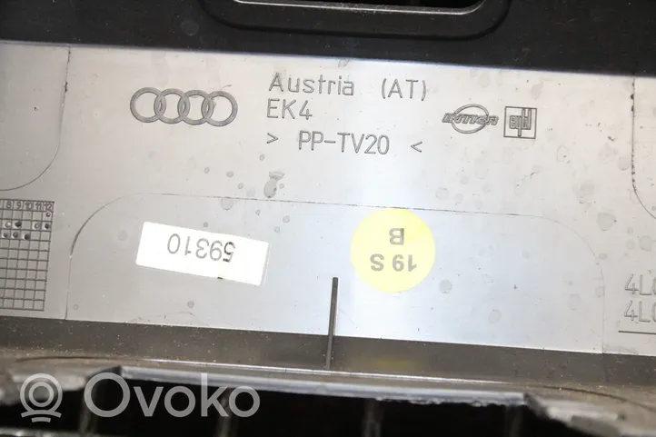 Audi Q7 4L Verkleidung Heckklappe Kofferraumdeckel 4L0867973