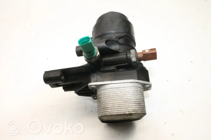 Volkswagen PASSAT B8 Radiatore dell’olio del motore 03N115389B