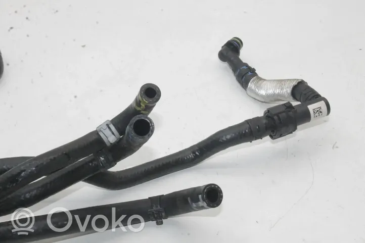 Audi A7 S7 4K8 Tuyau d'alimentation conduite de carburant 4K0201214E