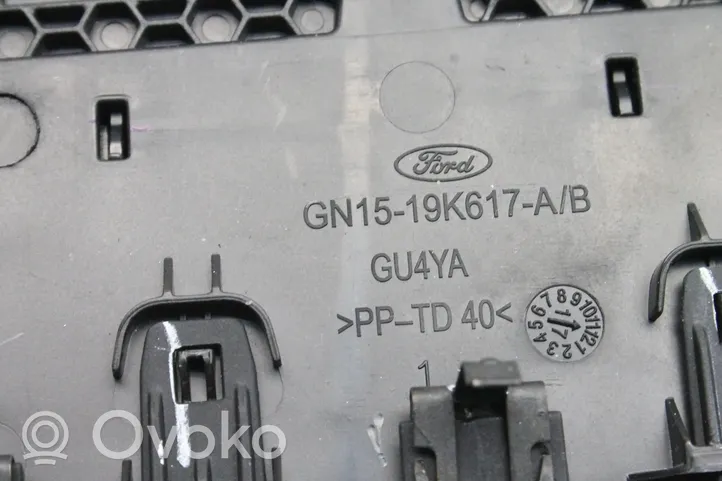 Ford Ecosport Kojelaudan tuuletussuuttimen suojalista GN1519K617A