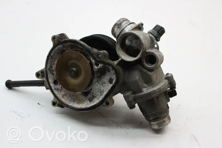 BMW 7 E65 E66 Pompe de circulation d'eau 7506667