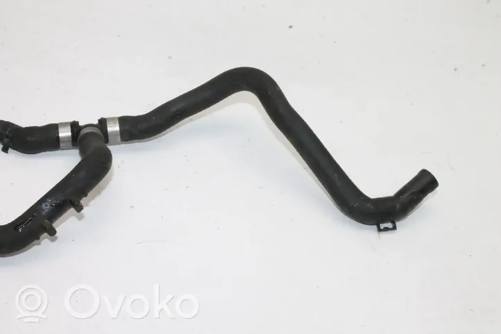 Volkswagen Golf VIII Tubo flessibile del liquido di raffreddamento del motore 5WA122291E