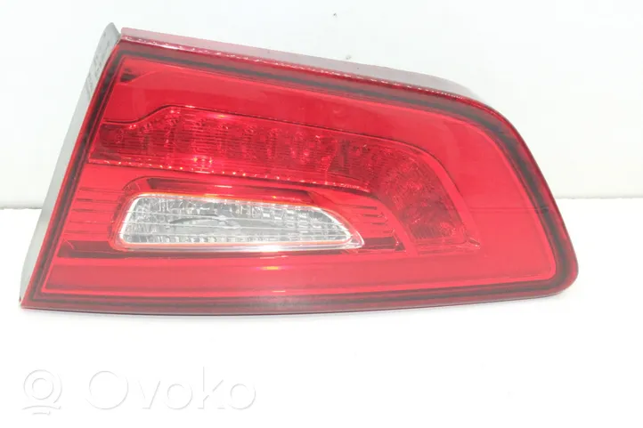 KIA Optima Lampy tylnej klapy bagażnika 924042T6