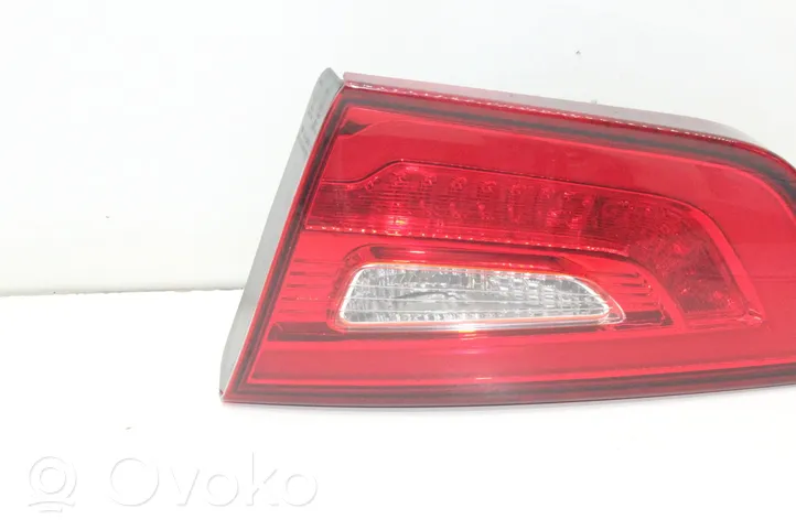 KIA Optima Lampy tylnej klapy bagażnika 924042T6