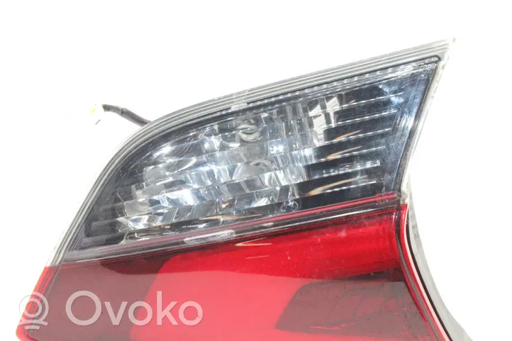 Nissan X-Trail T32 Lampy tylnej klapy bagażnika 