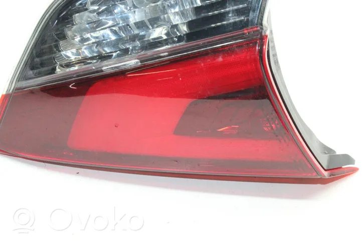 Nissan X-Trail T32 Lampy tylnej klapy bagażnika 