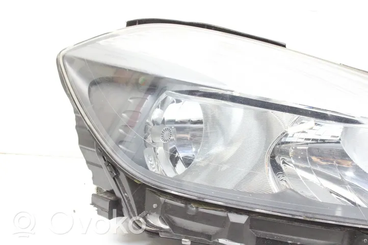 Mercedes-Benz A W176 Lampa przednia A1768200461