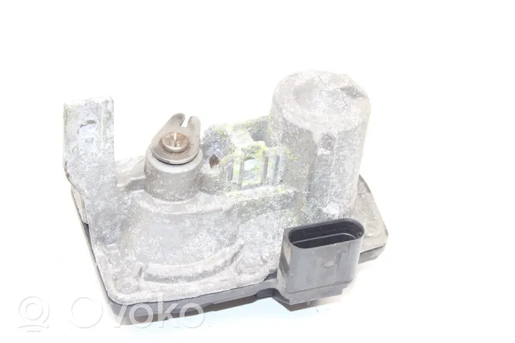 Volkswagen Golf VII Intake manifold valve actuator/motor 5Q0253691F