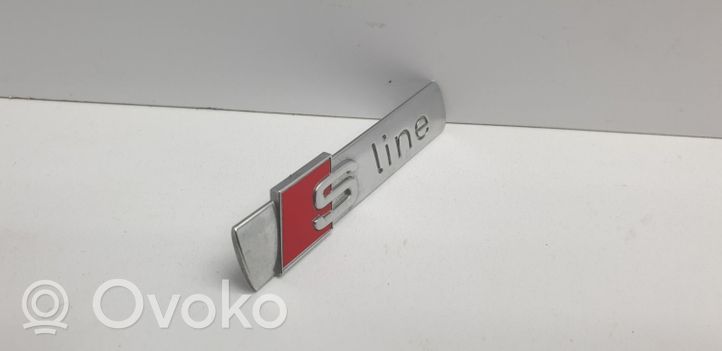 Audi A6 S6 C7 4G Inny emblemat / znaczek 8N0853601A