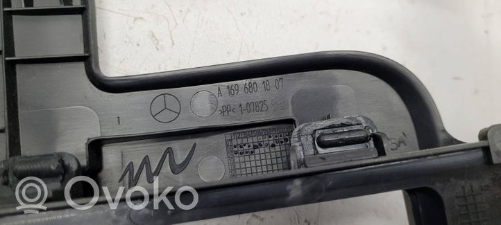 Mercedes-Benz B W245 Keskikonsoli A1696801807