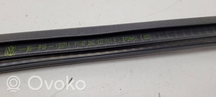 Volkswagen Amarok Front door rubber seal 2H0937911