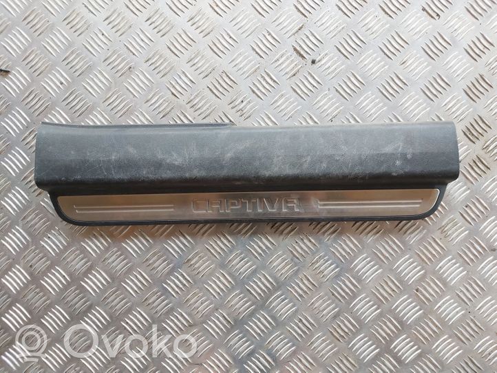 Chevrolet Captiva Etuoven kynnyksen suojalista 20832152