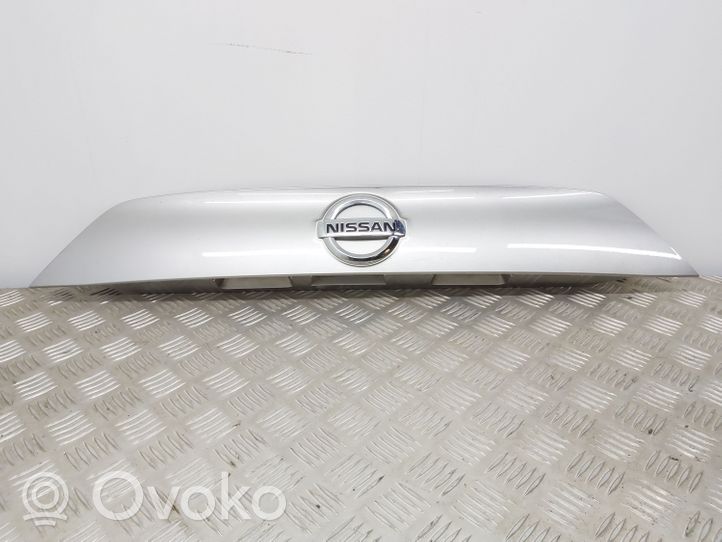 Nissan Qashqai Takaluukun rekisterikilven valon palkki 5481U100