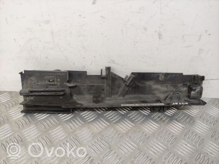 BMW 3 F30 F35 F31 Laikiklis radiatorių panelės (televizoriaus) M151669G