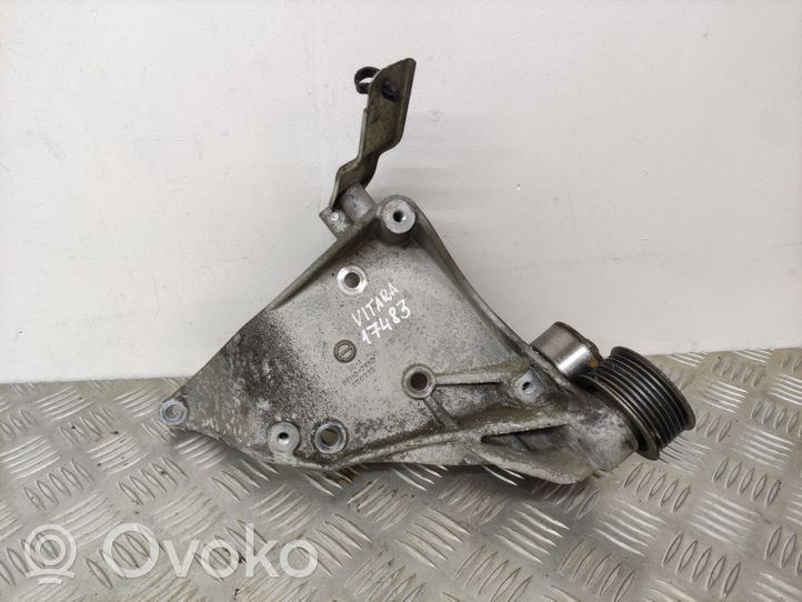 Suzuki Grand Vitara II Staffa di montaggio del compressore dell’A/C 9511076K0