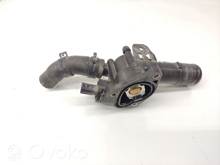 Nissan Juke I F15 Termostatas 8200954328