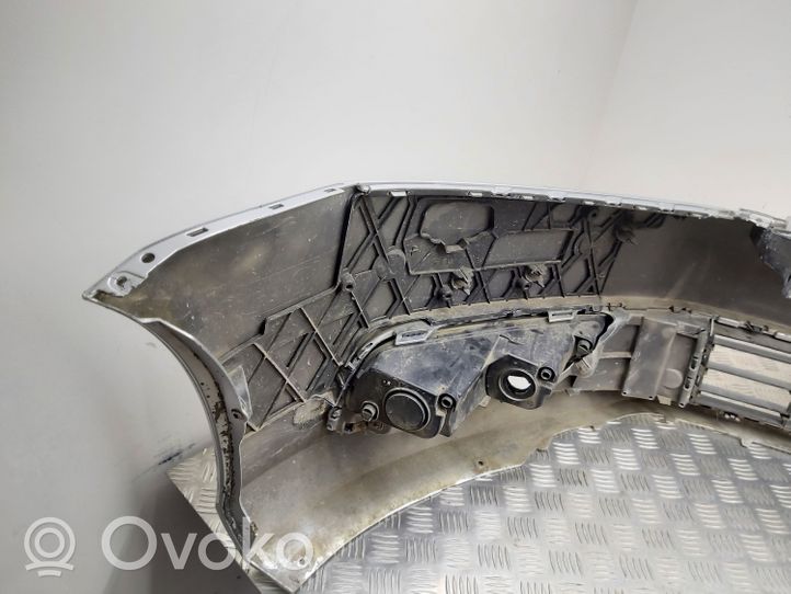 Volkswagen PASSAT B7 Front bumper 