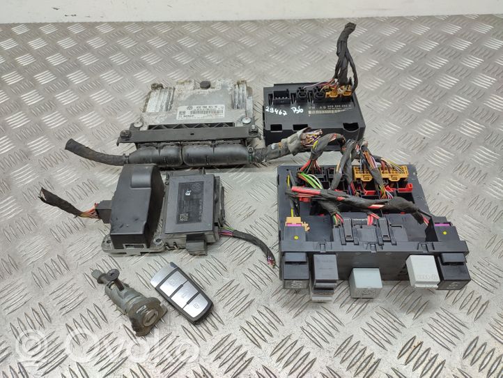 Volkswagen PASSAT B6 Engine ECU kit and lock set 03G906021