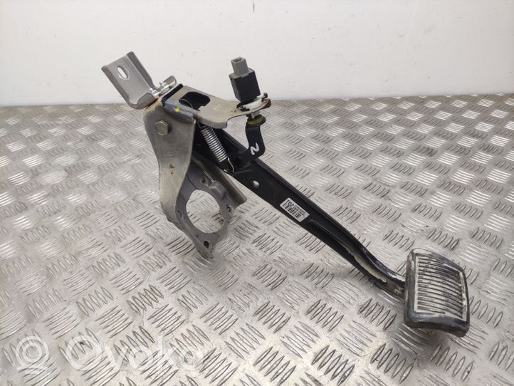 Hyundai Santa Fe Brake pedal 328002W130