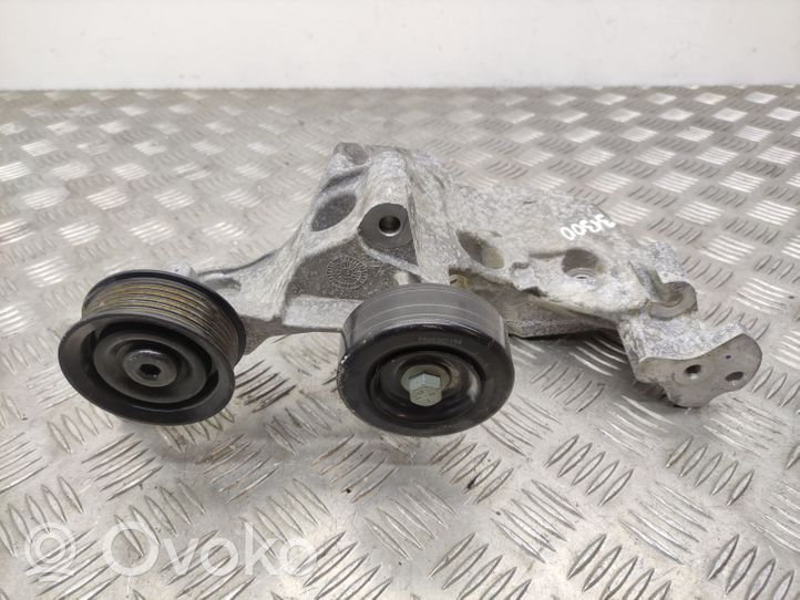 Hyundai Santa Fe Generator/alternator bracket 