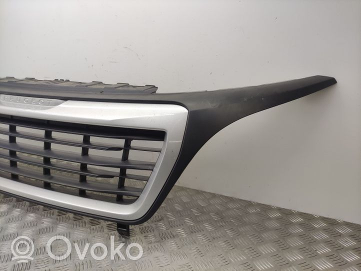 Peugeot Boxer Maskownica / Grill / Atrapa górna chłodnicy 1314847070