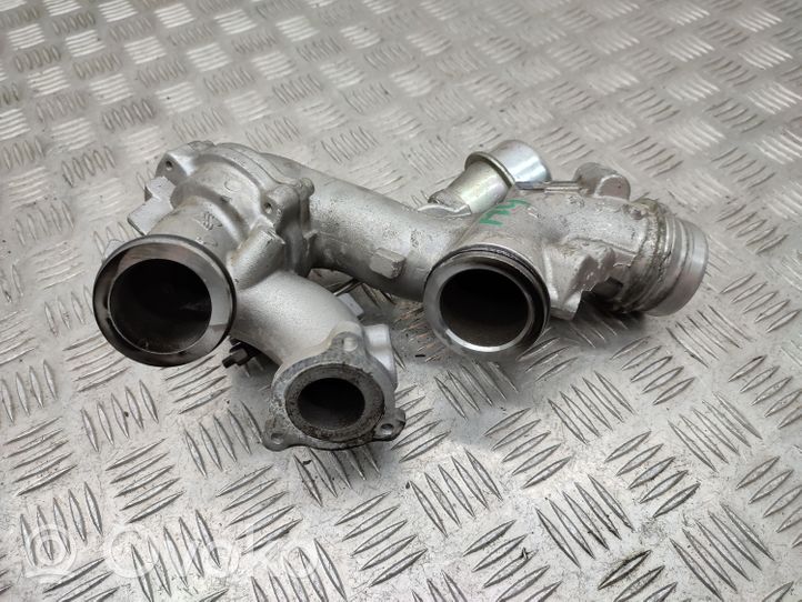 Mercedes-Benz E C207 W207 Turboahtimen ilmanoton letku A6510904980