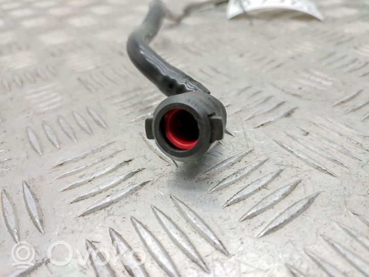 Mercedes-Benz E C207 W207 Tuyau d'alimentation conduite de carburant A6512300556