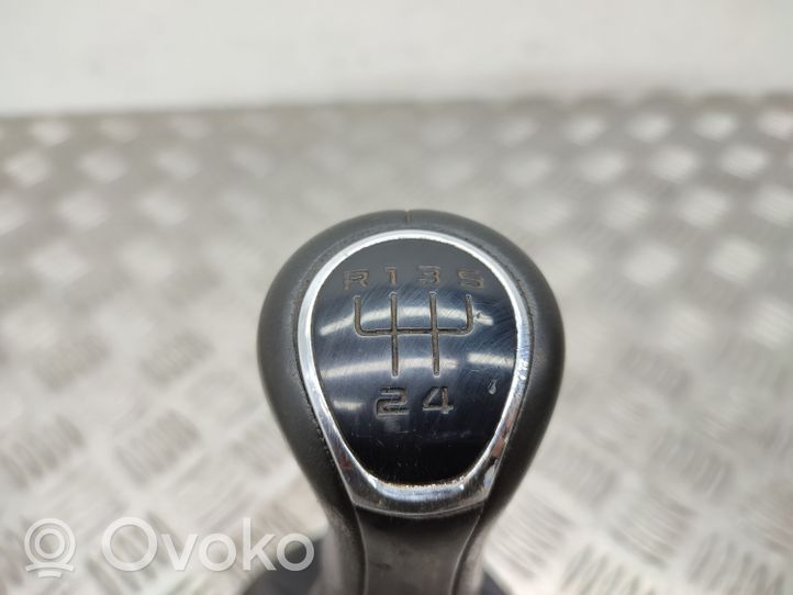 Skoda Fabia Mk2 (5J) Drążek / Pokrętło zmiany biegów 5J0711113M