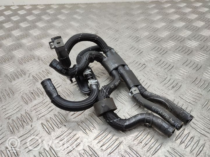 Audi A4 Allroad Tuyau d'alimentation conduite de carburant 5Q0127242