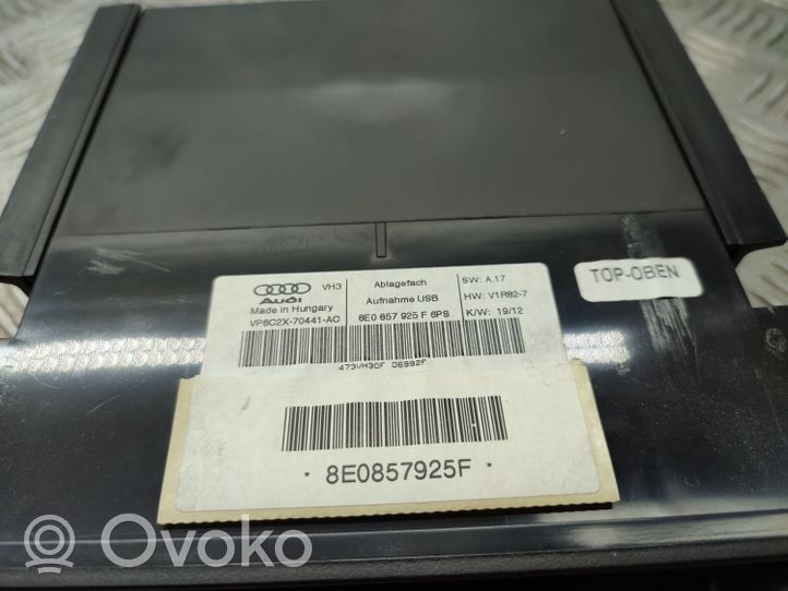 Seat Exeo (3R) Gniazdo / Złącze USB 8E0857925F