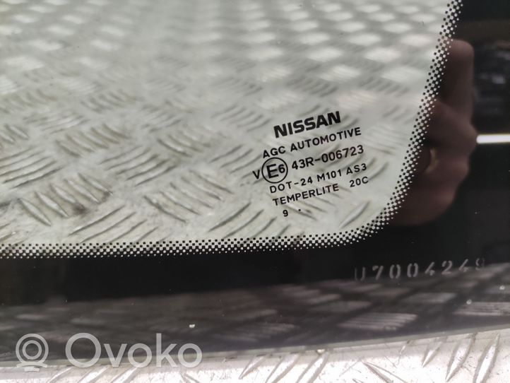 Nissan Qashqai+2 Galinis šoninis kėbulo stiklas 