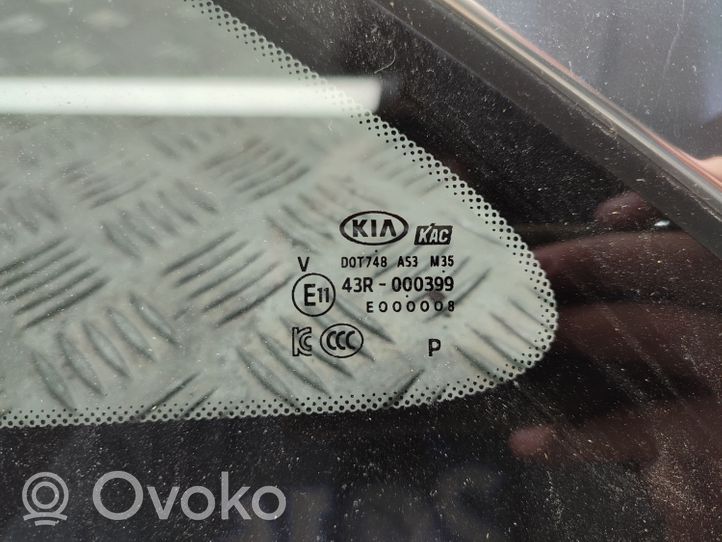 KIA Sorento Fenêtre latérale avant / vitre triangulaire 