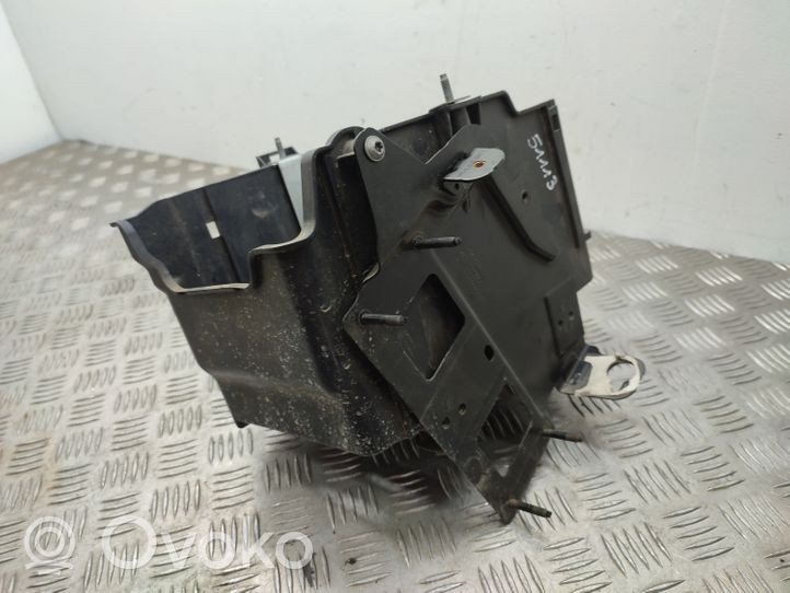 Ford B-MAX Vassoio scatola della batteria 8V2110723BD