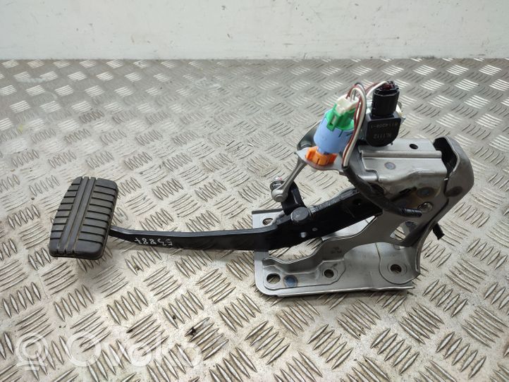 Mitsubishi Outlander Stabdžių pedalas 8L1112