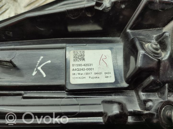 Toyota RAV 4 (XA40) Lampy tylne / Komplet 8158042031