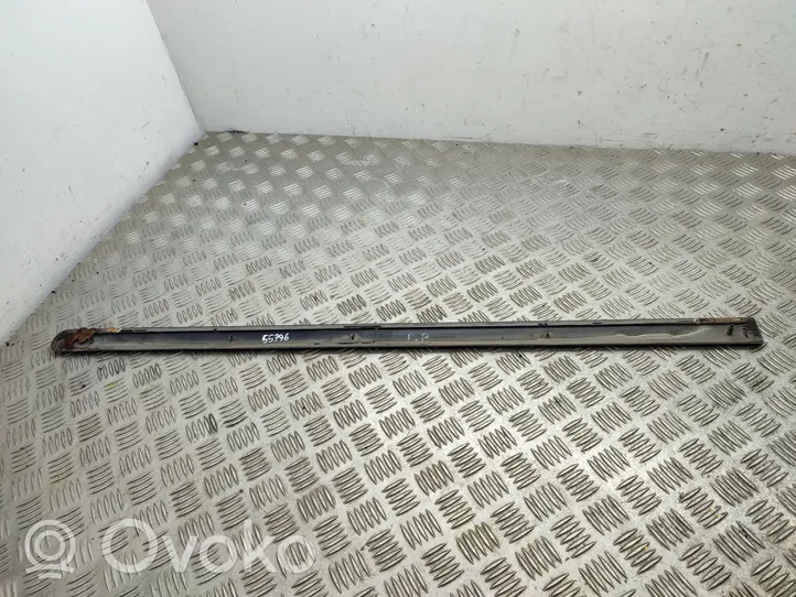 Volkswagen Caddy Priekšpusē durvju dekoratīvā apdare (moldings) 2K0853516E